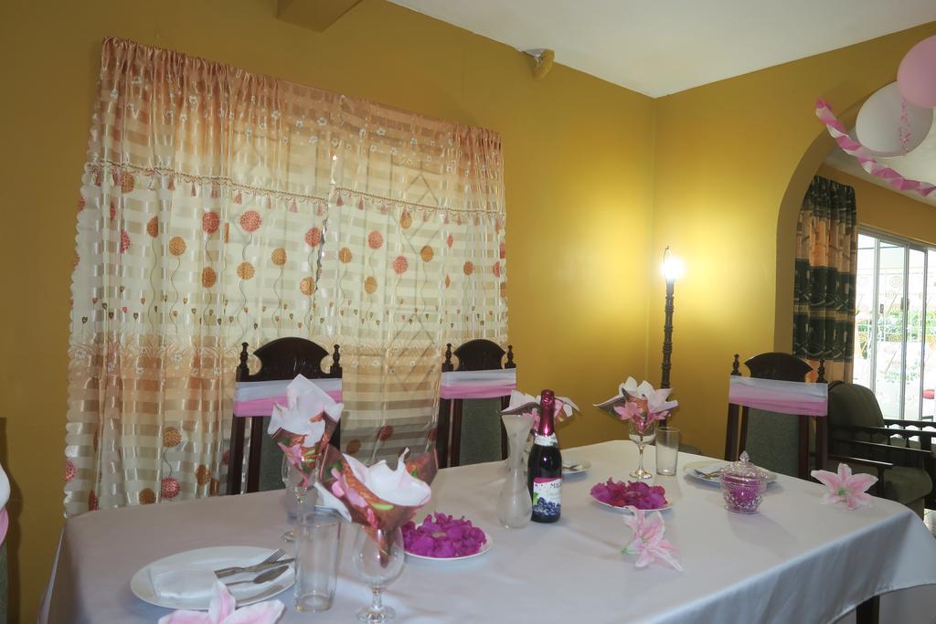 Enchanted Villas Inn Montego Bay Exterior photo